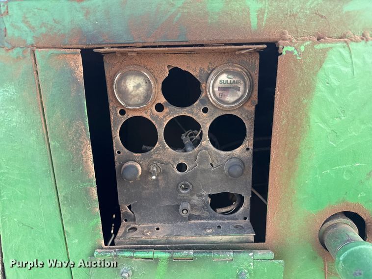 image for item DZ5059 Sullair air compressor