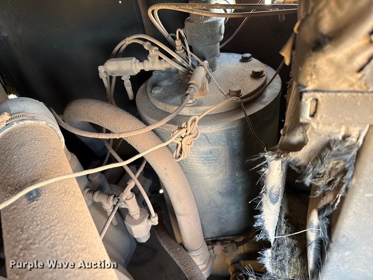 image for item DZ5059 Sullair air compressor