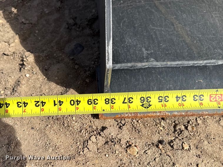 image for item DZ5062 2024 EG36C compact utility loader