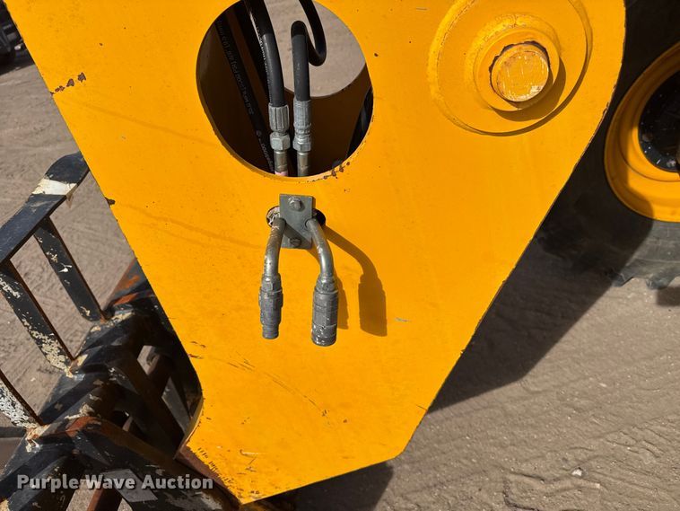 image for item DZ5063 2014 JCB 507-42 telehandler