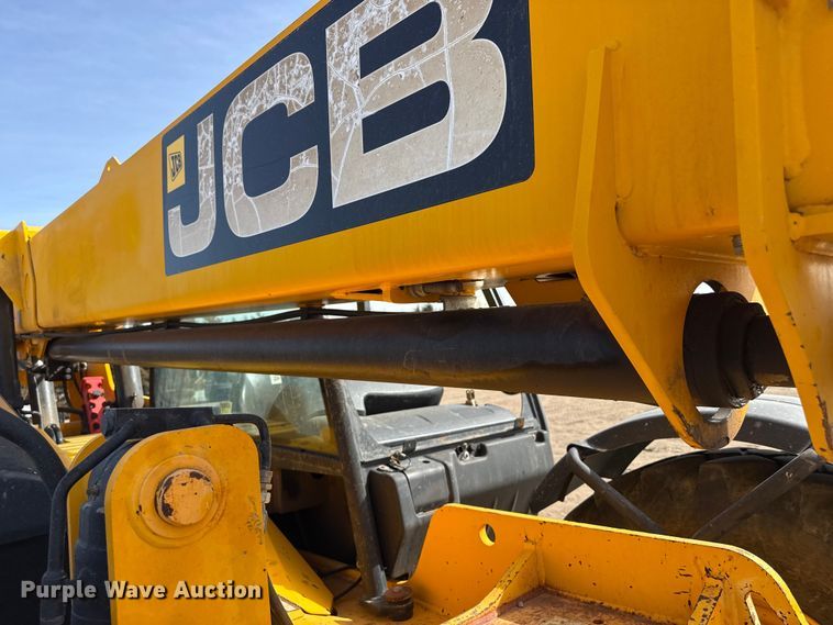 image for item DZ5063 2014 JCB 507-42 telehandler