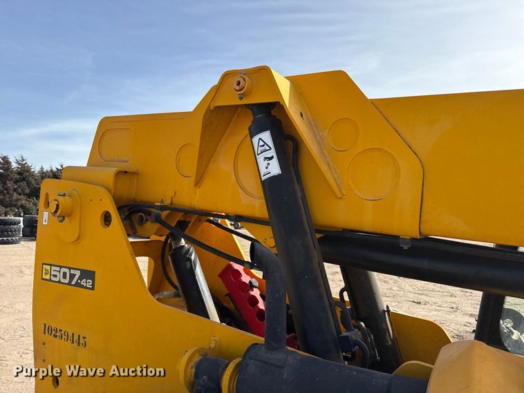 image for item DZ5063 2014 JCB 507-42 telehandler