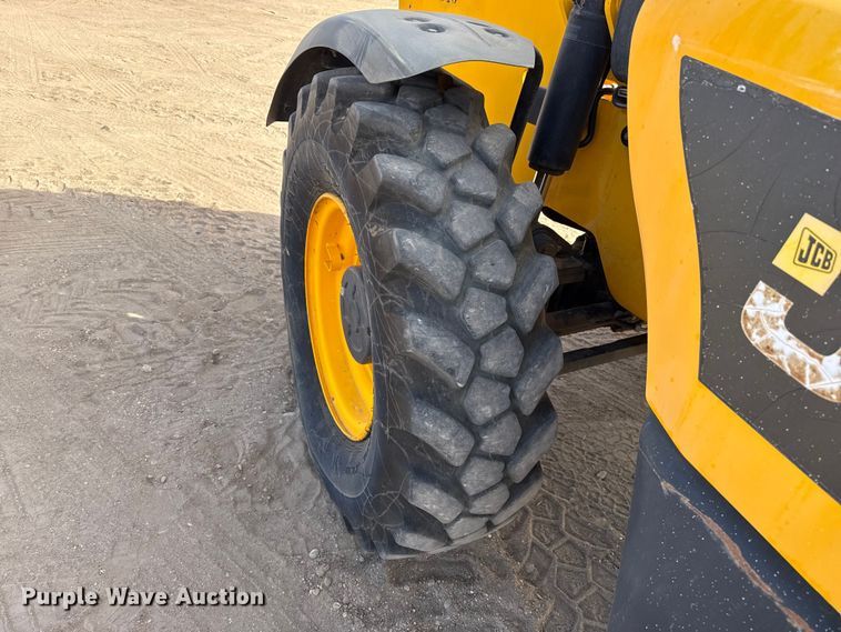 image for item DZ5063 2014 JCB 507-42 telehandler