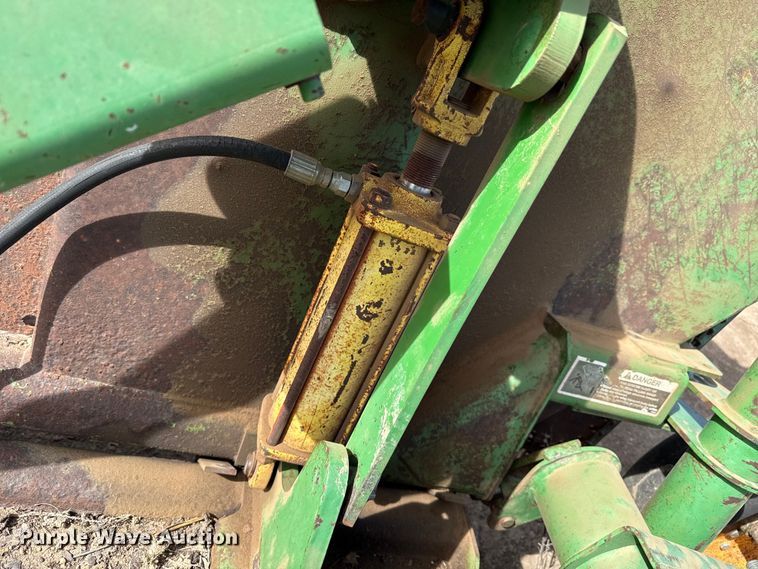 image for item DZ5068 John Deere 1518 rotary mower