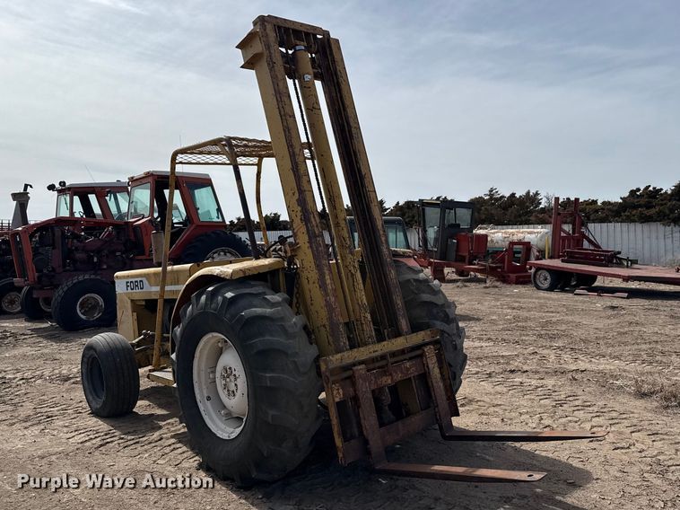 image for item DZ5077 Ford forklift