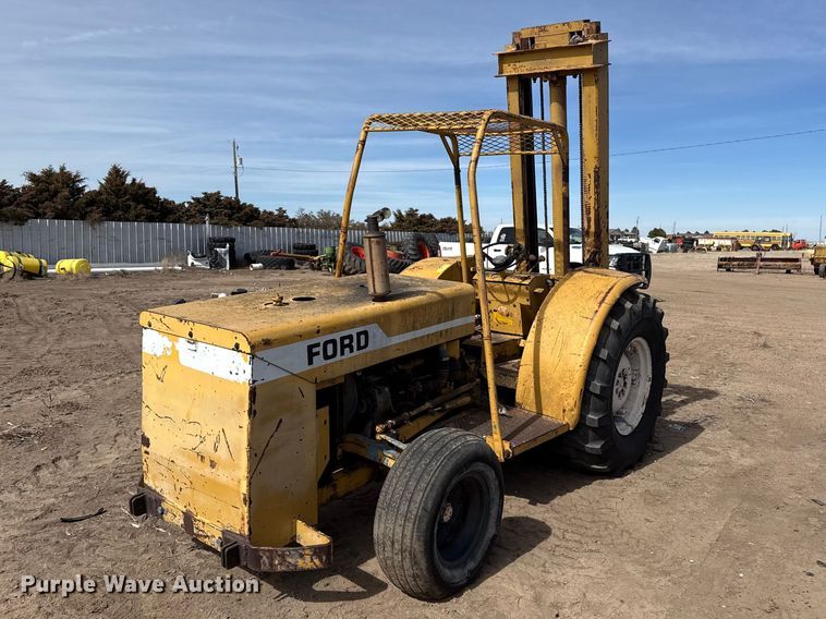image for item DZ5077 Ford forklift