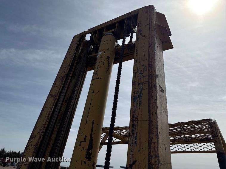 image for item DZ5077 Ford forklift