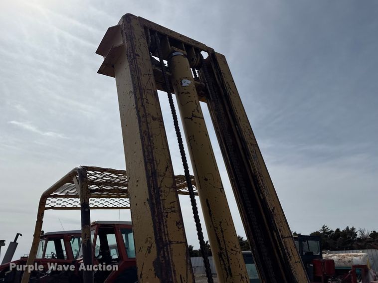 image for item DZ5077 Ford forklift