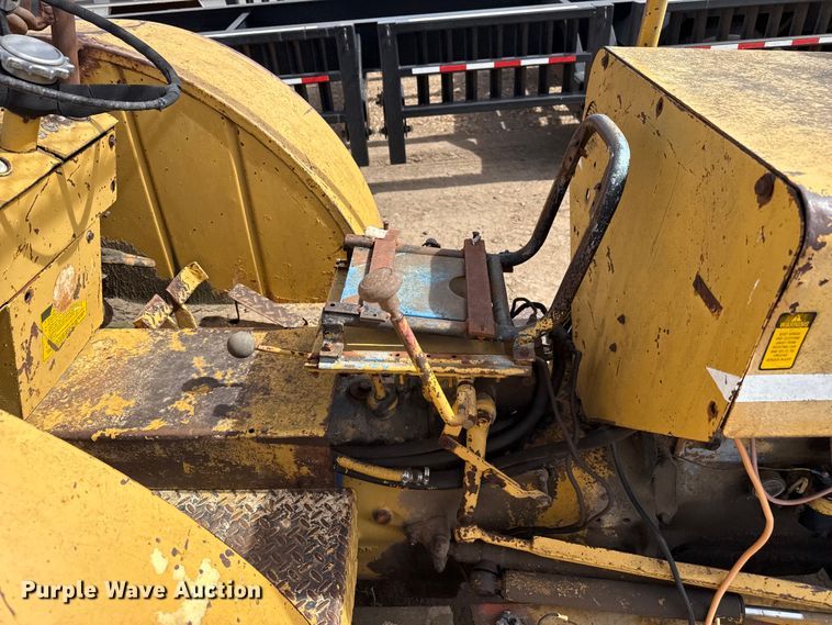 image for item DZ5077 Ford forklift