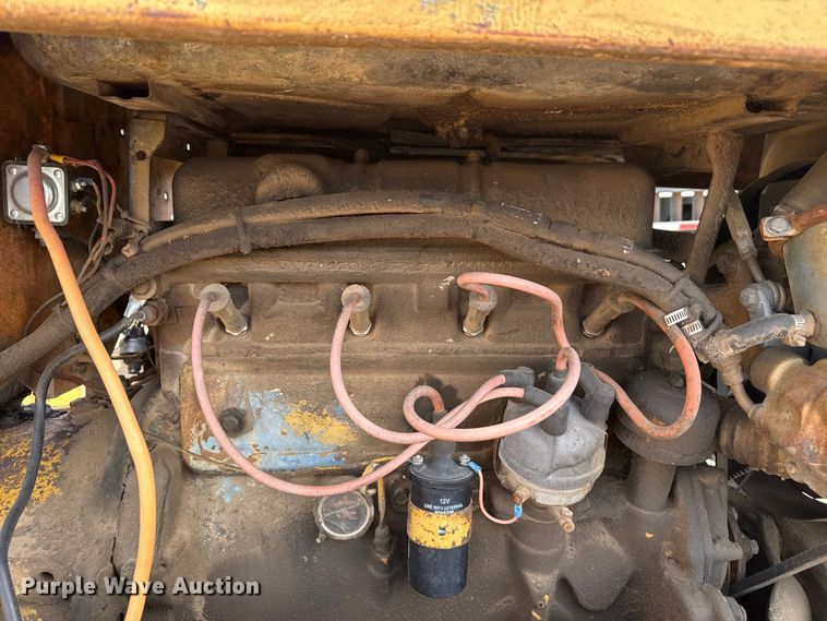 image for item DZ5077 Ford forklift