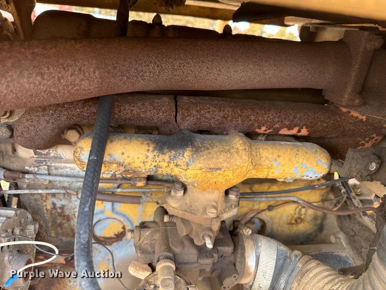 image for item DZ5077 Ford forklift