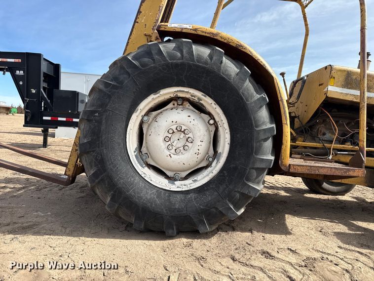 image for item DZ5077 Ford forklift