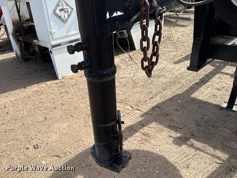 image for item DZ5078 2007 Behnke HET90EGN  sprayer trailer