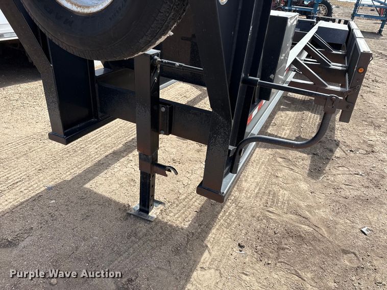 image for item DZ5078 2007 Behnke HET90EGN  sprayer trailer