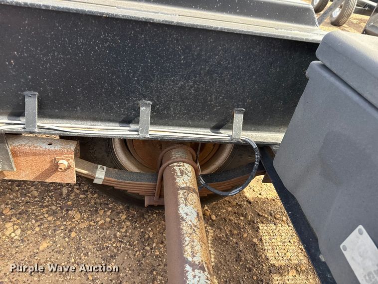 image for item DZ5078 2007 Behnke HET90EGN  sprayer trailer