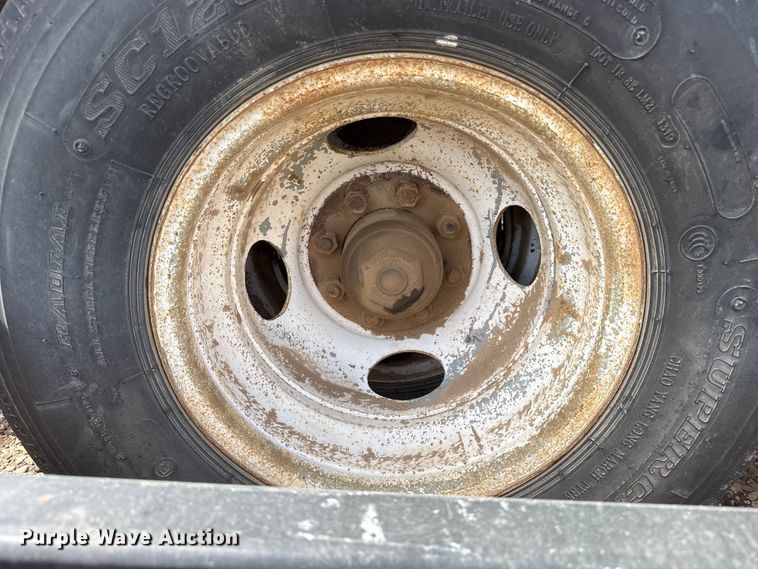 image for item DZ5078 2007 Behnke HET90EGN  sprayer trailer