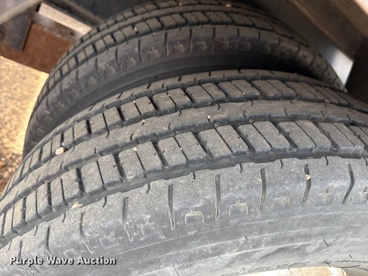 image for item DZ5078 2007 Behnke HET90EGN  sprayer trailer