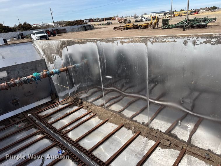 image for item DZ5082 Laird feed delivery bed