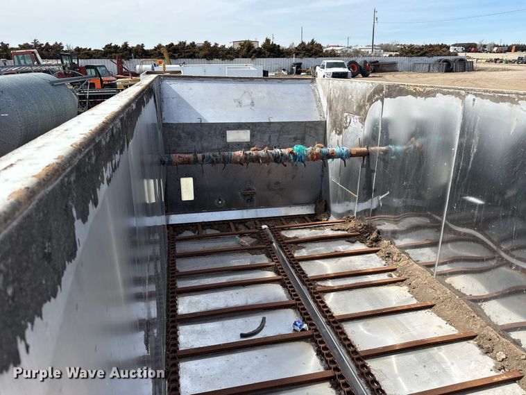 image for item DZ5082 Laird feed delivery bed