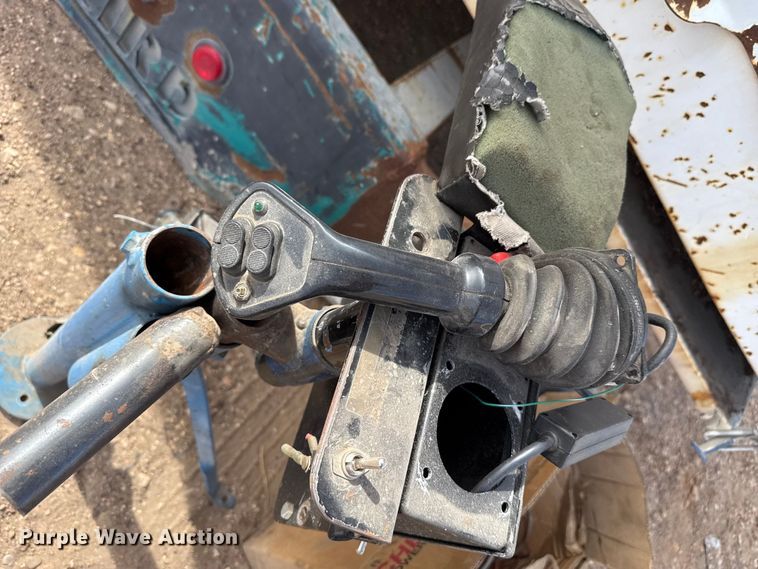 image for item DZ5082 Laird feed delivery bed