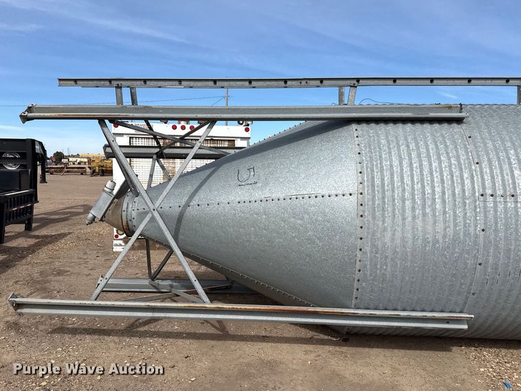 image for item DZ5083 Grain bin