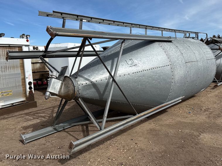 image for item DZ5083 Grain bin