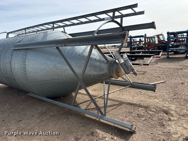 image for item DZ5083 Grain bin