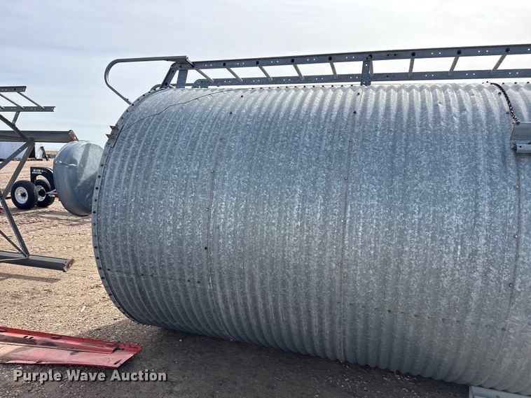 image for item DZ5083 Grain bin