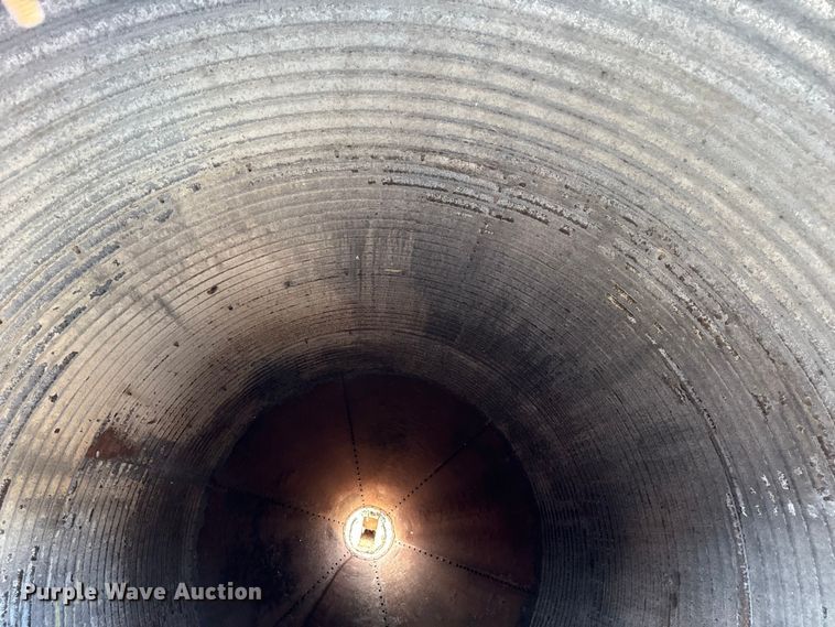 image for item DZ5083 Grain bin