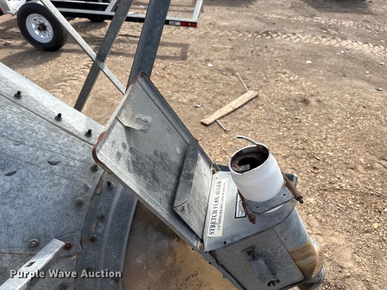 image for item DZ5083 Grain bin