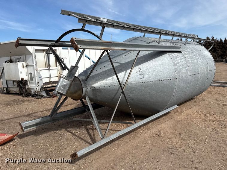 image for item DZ5084 Grain bin