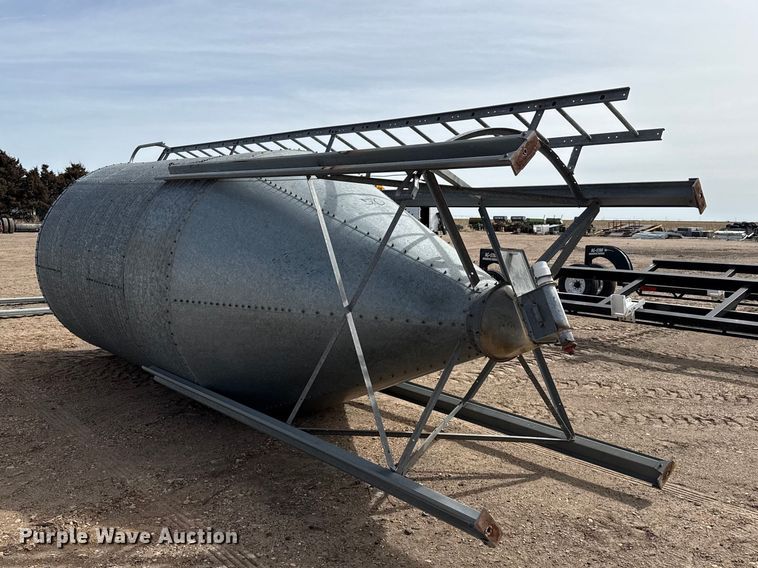 image for item DZ5084 Grain bin