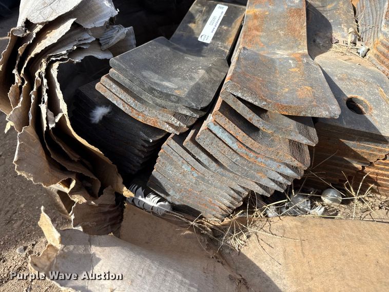 image for item DZ5091 (64) mower blades