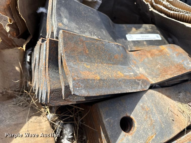 image for item DZ5091 (64) mower blades