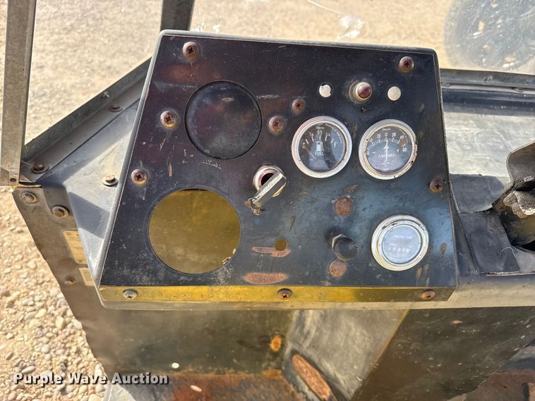 image for item DZ5096 Cushman K-90 golf cart