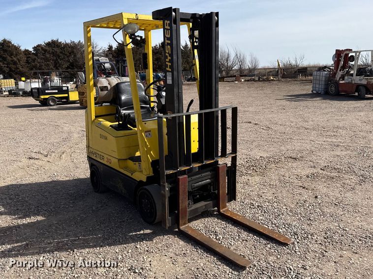 image for item DZ5098 Hyster S30XM forklift