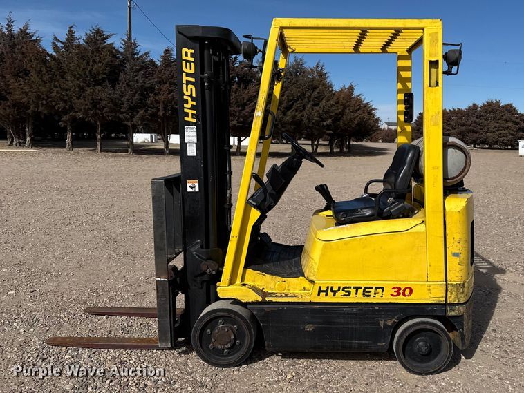 image for item DZ5098 Hyster S30XM forklift