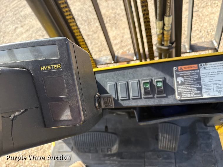 image for item DZ5098 Hyster S30XM forklift