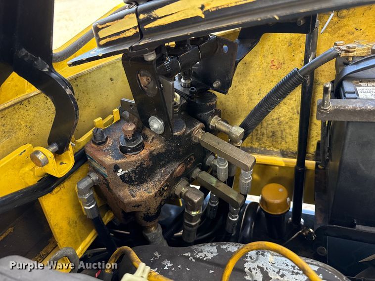 image for item DZ5098 Hyster S30XM forklift