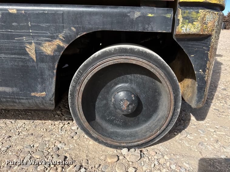 image for item DZ5098 Hyster S30XM forklift