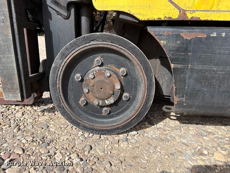 image for item DZ5098 Hyster S30XM forklift