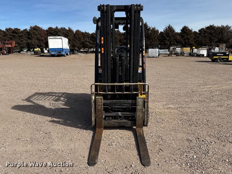 image for item DZ5099 Yale GLC060VXNVSE088 forklift