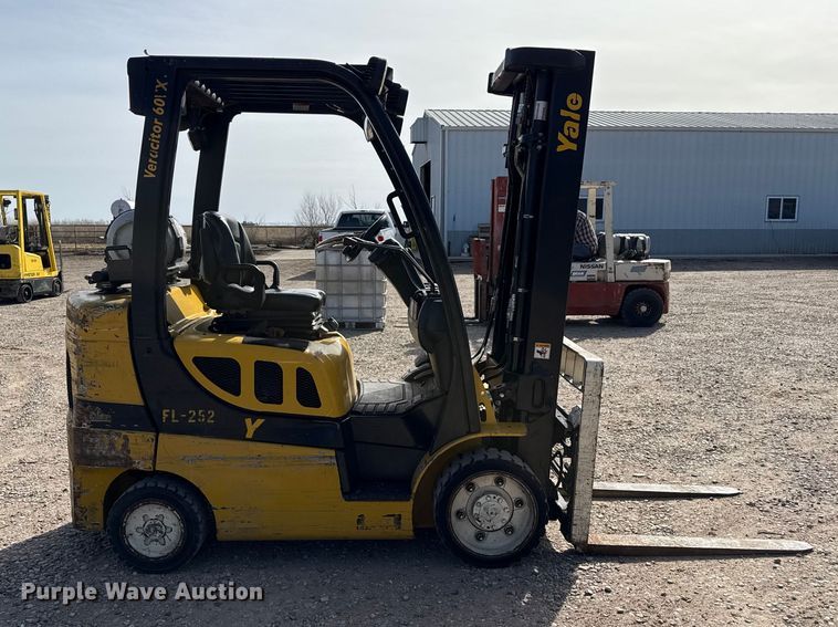 image for item DZ5099 Yale GLC060VXNVSE088 forklift