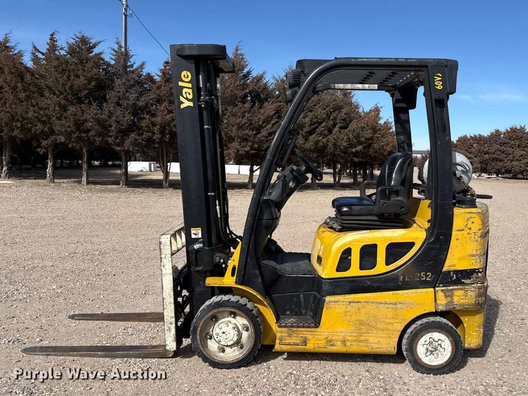 image for item DZ5099 Yale GLC060VXNVSE088 forklift