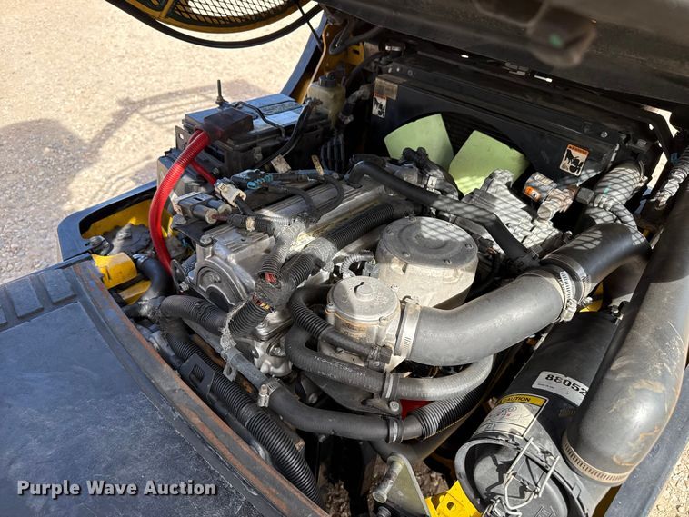 image for item DZ5099 Yale GLC060VXNVSE088 forklift