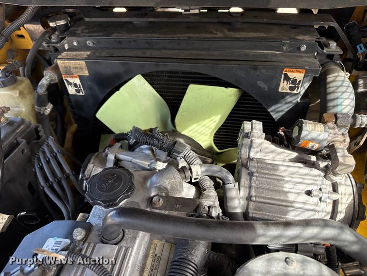 image for item DZ5099 Yale GLC060VXNVSE088 forklift