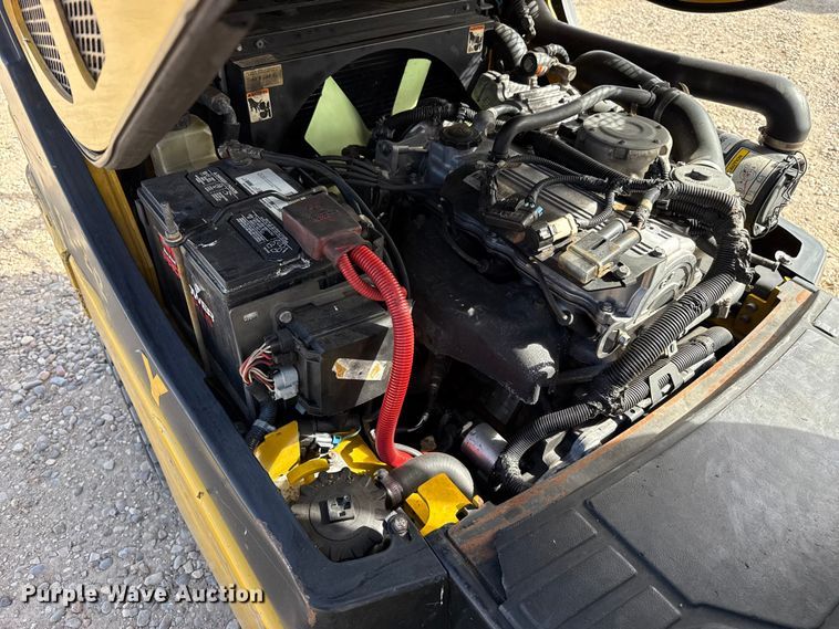 image for item DZ5099 Yale GLC060VXNVSE088 forklift