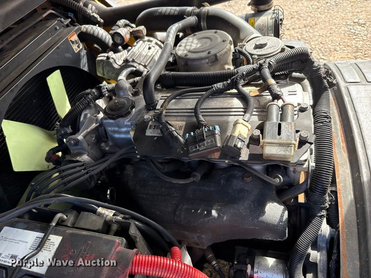 image for item DZ5099 Yale GLC060VXNVSE088 forklift