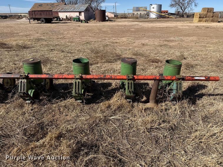 image for item DZ5104 John Deere  planter