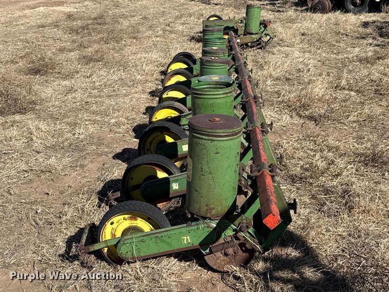 image for item DZ5104 John Deere  planter